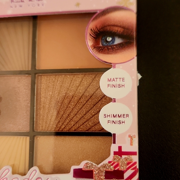 Nicole Miller Eyeshadow palette - Picture 6 of 7